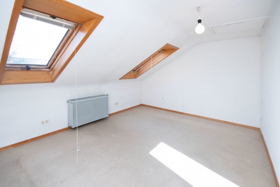 Schlafzimmer Reihenmittelhaus Fl�rsheim am Main