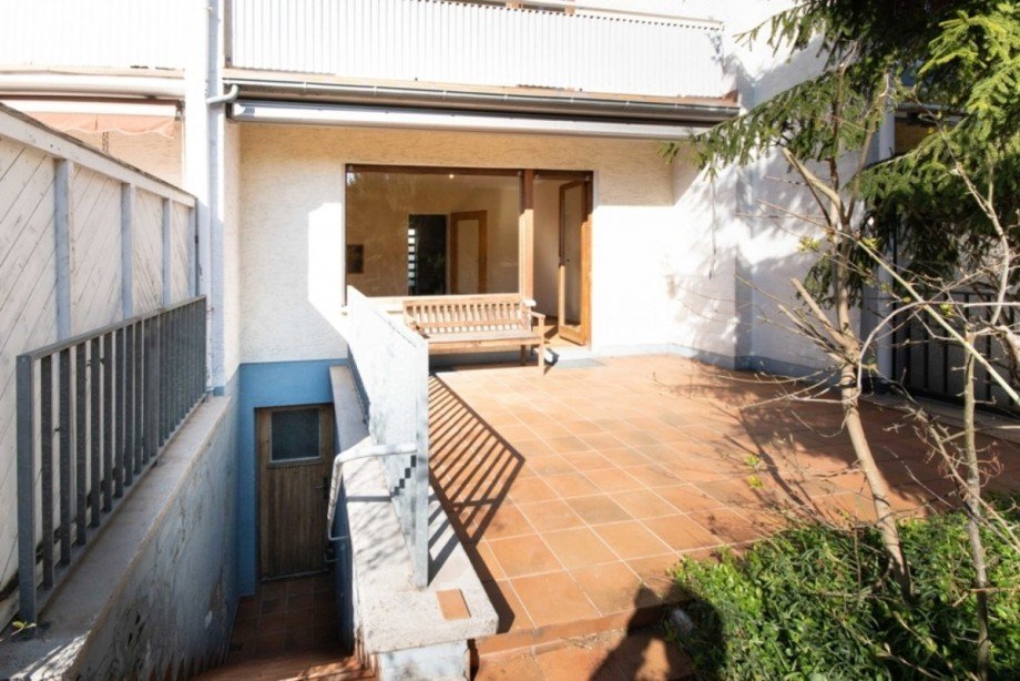 Sonnige Terrasse Reihenmittelhaus Fl�rsheim am Main