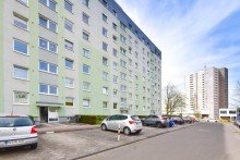 Au�enansicht Fu�l�ufig zu Mainzelbahn und Einkaufszentrum: Renovierungsbed�rftige, helle Wohnung in gepflegter Anlage