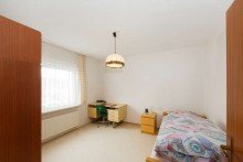 Schlafzimmer OG Flexibles Mehrgenerationenhaus mit Traumblick und separatem B�ro in Bleidenstadt