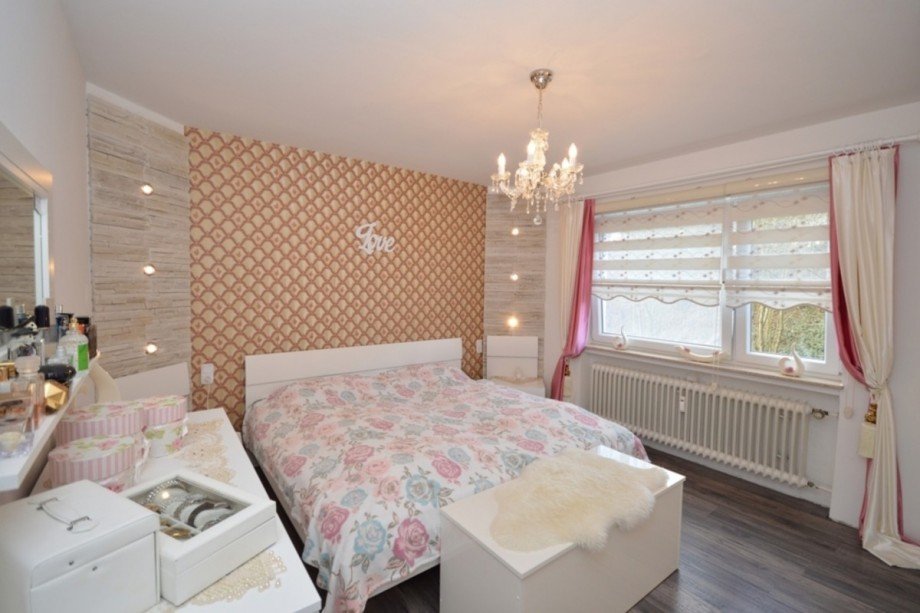 SChlafzimmer Etagenwohnung Taunusstein