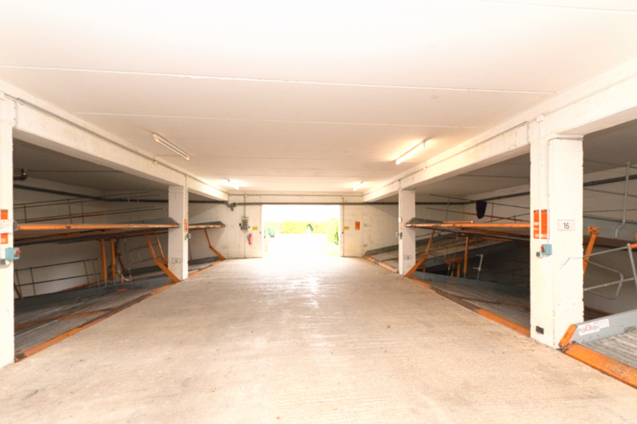 Helle Tiefgarage Wohnung Kelkheim