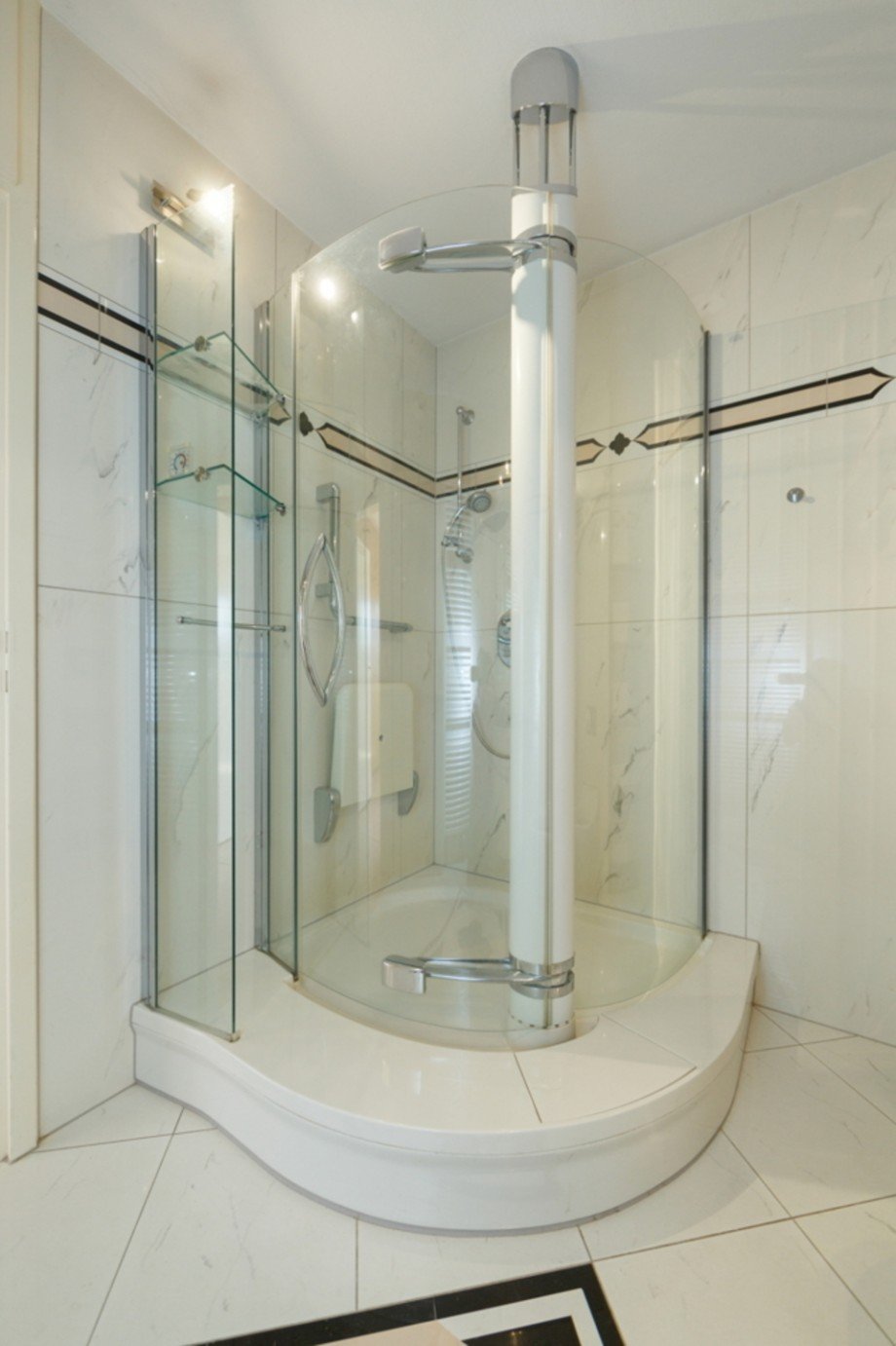 ... und altersgerechter Dusche Terrassenwohnung Wiesbaden / Biebrich