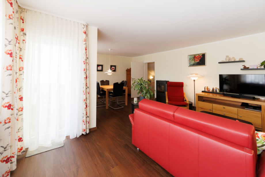 ...und Zugang zum sonnigen Balkon EG Doppelhaush�lfte Taunusstein