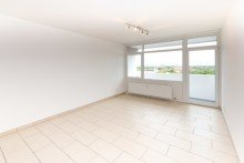 Lichtdurchflutetes Wohnzimmer - 8.OG Attraktive Zweizimmerwohnung in Mainz Marienborn  f�r Eigennutzer und Investoren