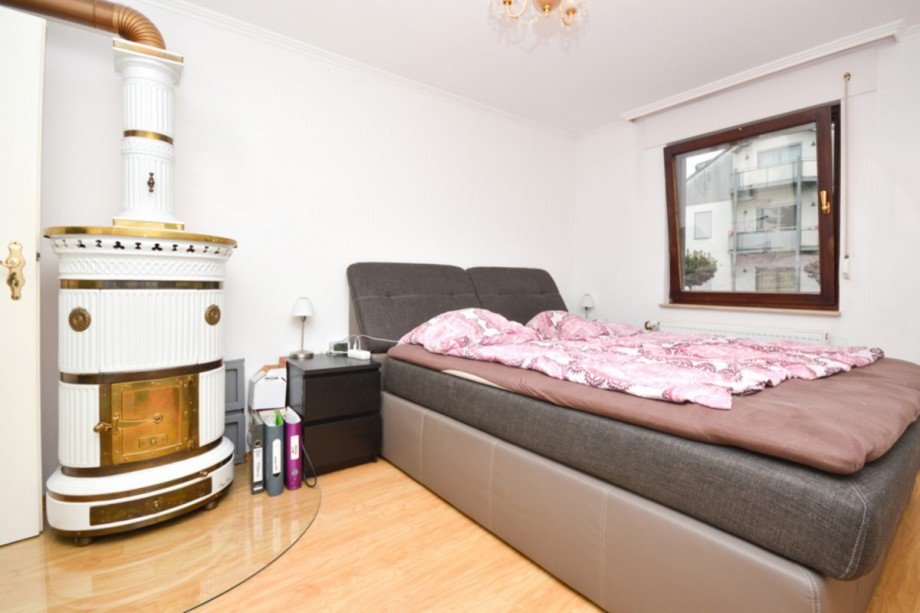 Schlafzimmer EG Mehrfamilienhaus R�sselsheim