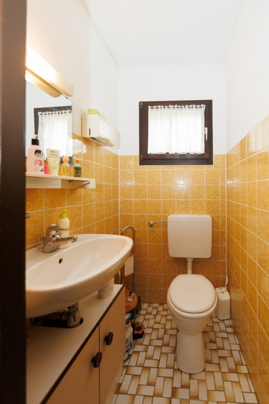 G�ste-WC Einfamilienhaus Taunusstein / Niederlibbach