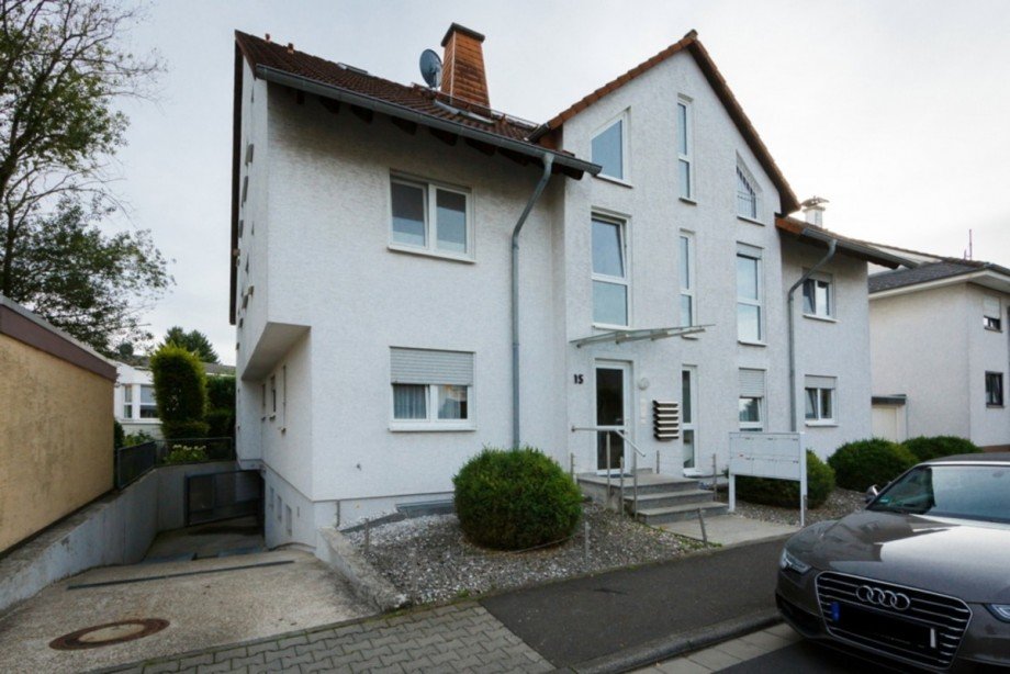 Tiefgarageneinfahrt Maisonettewohnung Wiesbaden / Naurod