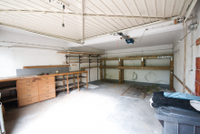 ...mit Werkstatt Solides Haus mit gro�em Wohnbereich, XL-Balkon und Garten