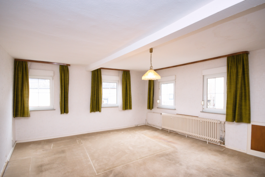Wohnraum 1 1.OG Haupthaus Mehrfamilienhaus Hohenstein