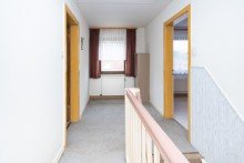 Flur OG Willkommen Zuhause - Solides, preiswertes Haus mit Ausbaupotenzial!