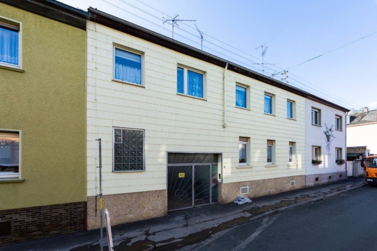 Au�enansicht Wiesbaden Mehrfamilienhaus Rohdiamant mit Baureserven in Hafenn�he