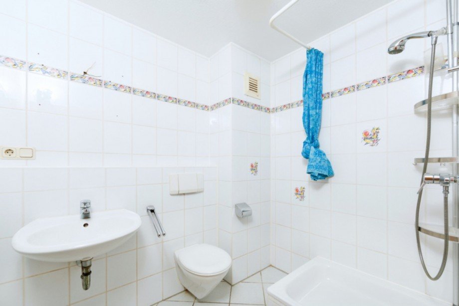 Duschbad f�r Kinder oder G�ste Terrassenwohnung Aarbergen / Michelbach