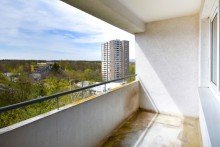 ... mit sonniger S�dwest Ausrichtung Fu�l�ufig zu Mainzelbahn und Einkaufszentrum: Renovierungsbed�rftige, helle Wohnung in gepflegter Anlage