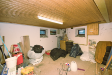 Abstellkeller Sanierungsobjekt mit Potenzial - Haus in guter Lage von L�hnberg