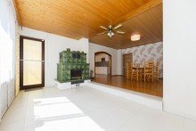 Kaminzimmer mit Terrassenzugang und Wohnzimmer - EG Familientraum oder solide Kapitalanlage? Attraktives Dreifamilienhaus in Walldorf!