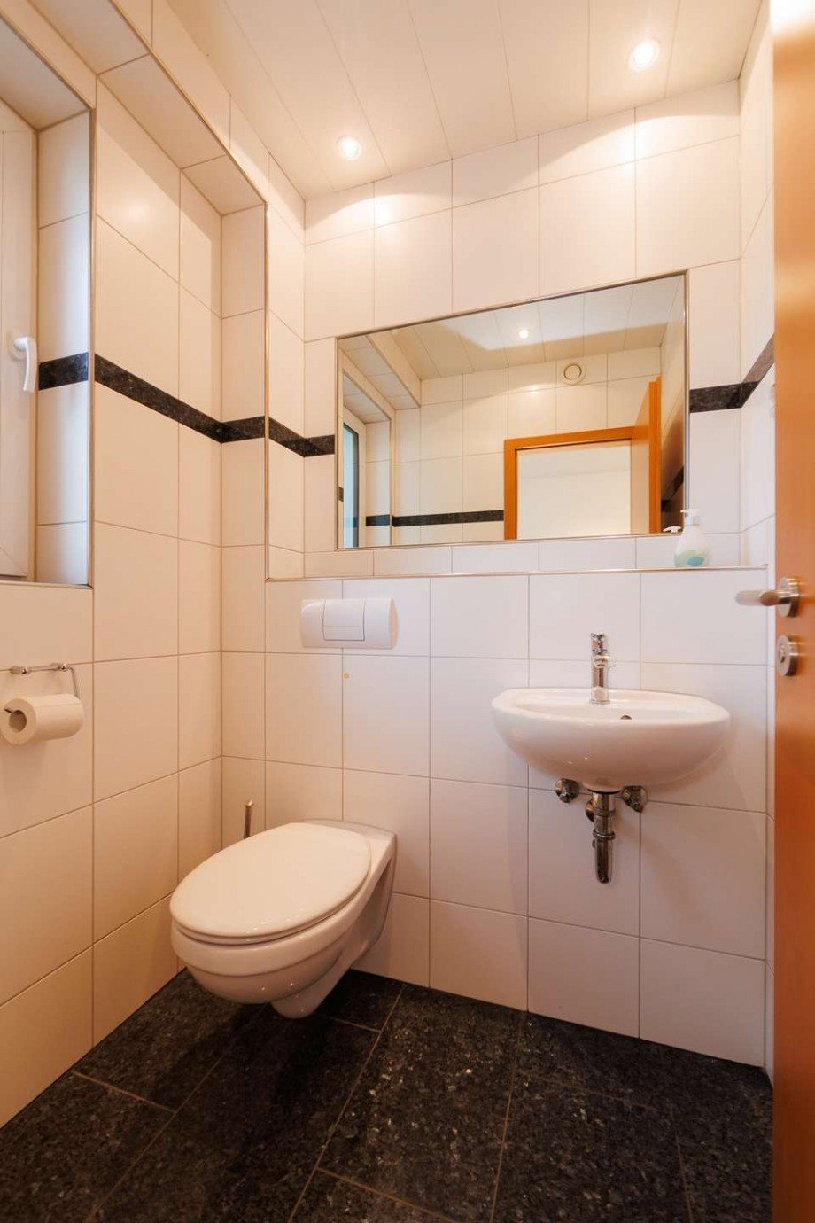 G�ste-WC Reihenhaus Bischofsheim