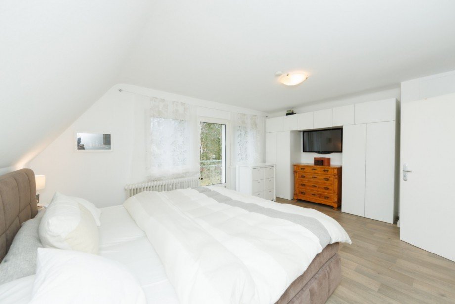 Helles Schlafzimmer... Einfamilienhaus Neu-Isenburg
