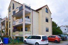 Seitenansicht mit Balkonanlage Ideal f�r Paare und kleine Familien: Gut gelegene Wohnung in Bischofsheim!