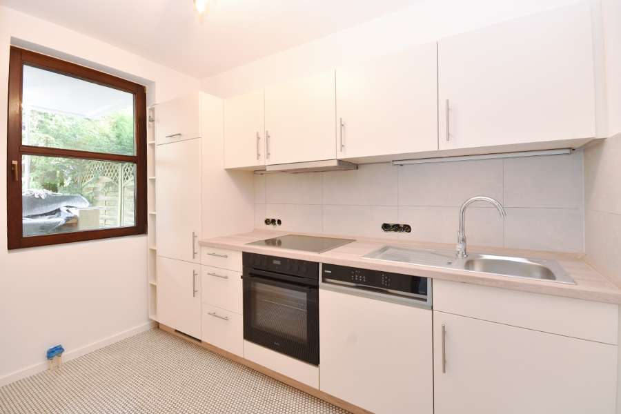 Nagelneue Einbauk�che Terrassenwohnung Wiesbaden