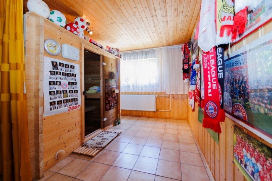 Spielzimmer mit XL Sauna Souterrain Einfamilienhaus Wiesbaden / Mainz-Kastel