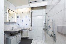 Saniertes Bad im EG NICHT EINFAMILIENHAUS - MEINFAMILIENHAUS!