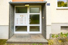 Gepflegter Eingangsbereich Attraktive Wohnung in verkehrsg�nstiger Lage von Frankfurt Nied