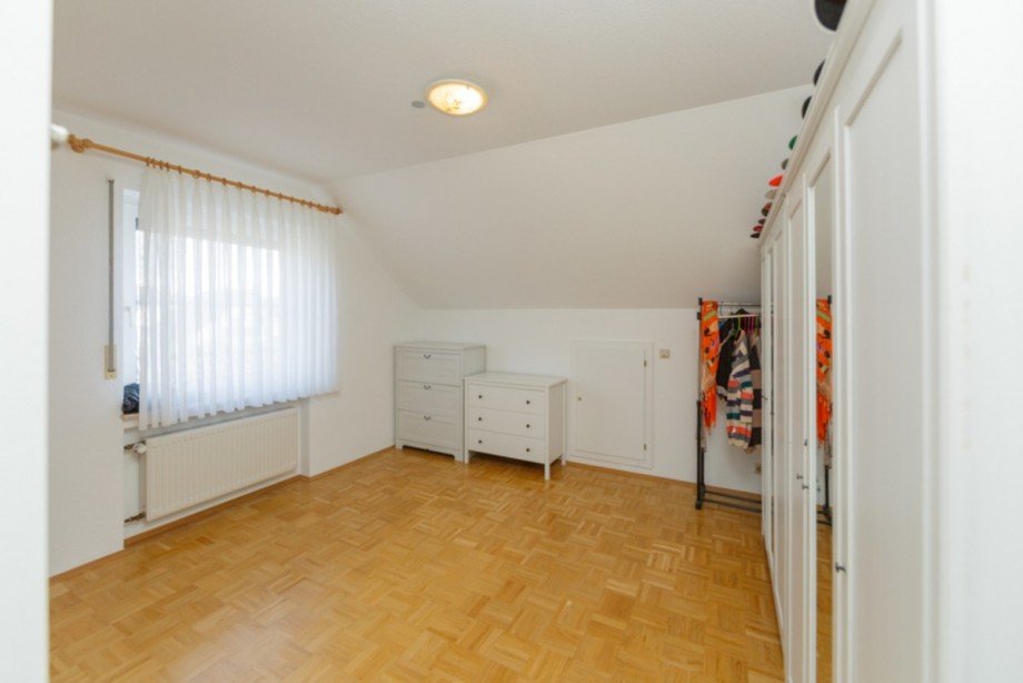 Herrenankleide im DG Einfamilienhaus Nast�tten-Hunzel