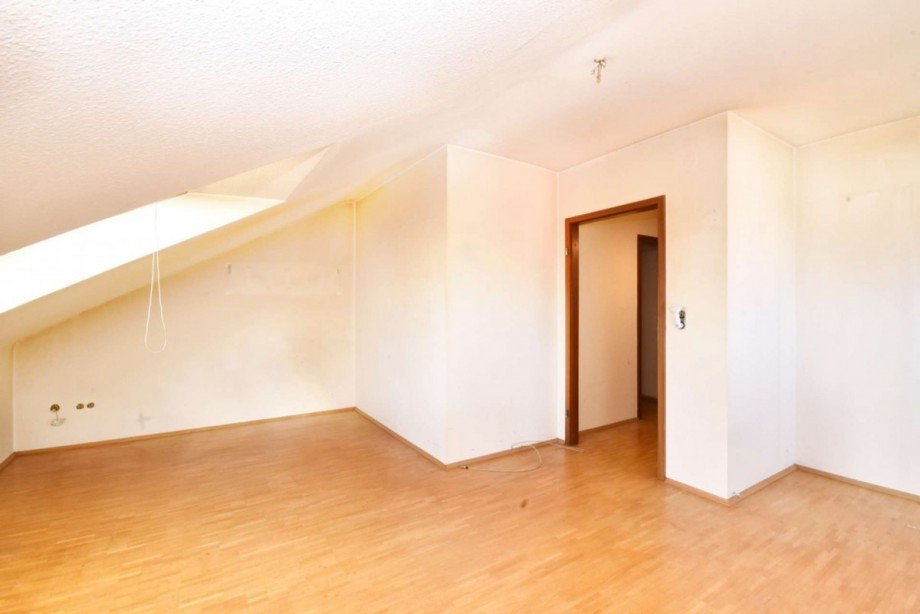 Gro�e Studiowohnung DG Reihenendhaus Weiterstadt