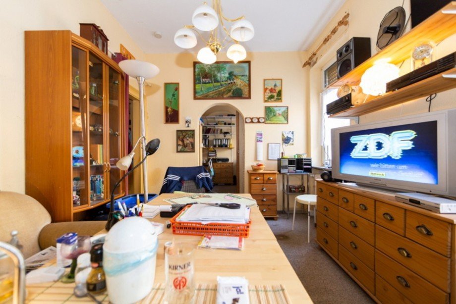 Wohnzimmer EG Mehrfamilienhaus Wiesbaden