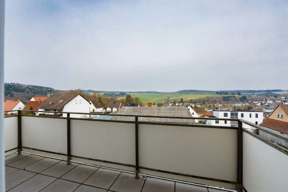 Balkon mit Traumblick OG Mehrfamilienhaus Taunusstein / Bleidenstadt