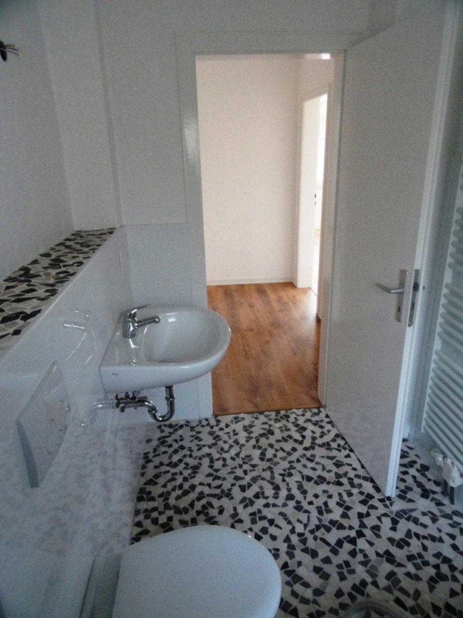 ...und Handtuchheizk�rpern Mehrfamilienhaus Aarbergen / Hausen �ber Aar