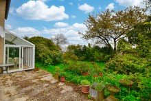 Gro�er Wintergarten und sonnige S�dterrasse Viel Platz trifft auf begehrte Lage - Familientraum im Gr�nen