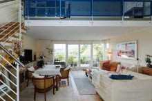 lichtdurchflutet Dank gro�er, bodentiefer Fenster... Wohnen �ber den Weinbergen - Penthouse mit gro�er Dachterrasse