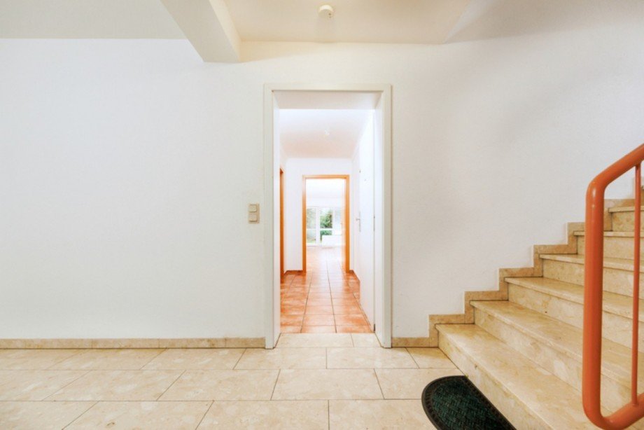 Gepflegtes Treppenaus Terrassenwohnung Aarbergen / Michelbach