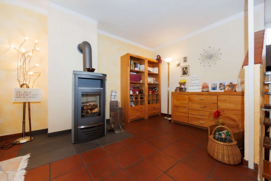 ...mit modernem Kaminofen Reihenendhaus Bad Schwalbach