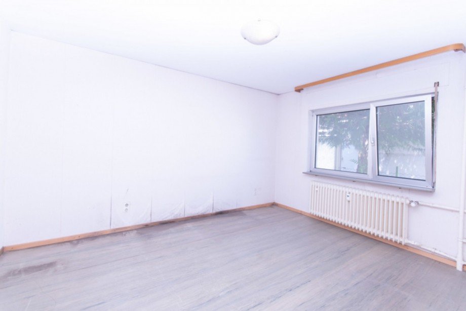 Schlafzimmer EG Mehrfamilienhaus R�sselsheim