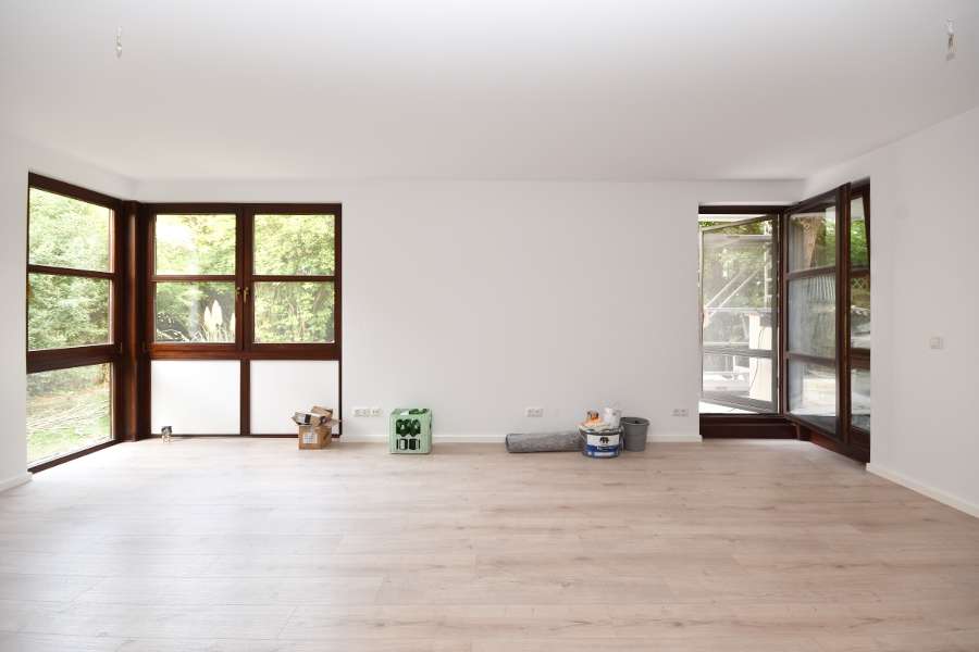 Dank bodentiefen Fenstern �bers Eck Terrassenwohnung Wiesbaden