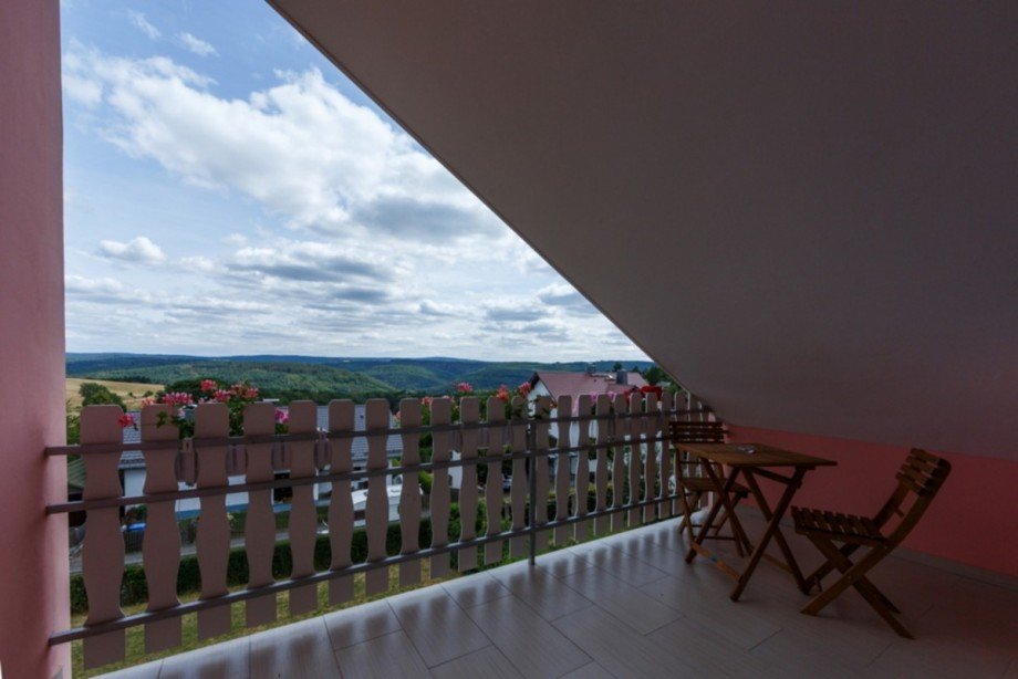 ...zur Loggia... Einfamilienhaus Heidenrod / Dickschied