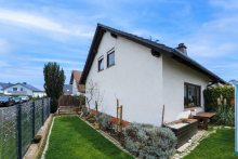 Klein aber fein: S�dwestgarten Massivhaus mit Kamin und separater Wohnebene in Idstein-Walsdorf