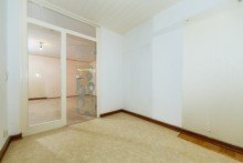 Ger�umige Diele mit genug Platz f�r eine gro�e Garderobe Terrassenwohnung mit kleinem Garten in ruhiger, gr�ner Lage von Wiesbaden Biebrich