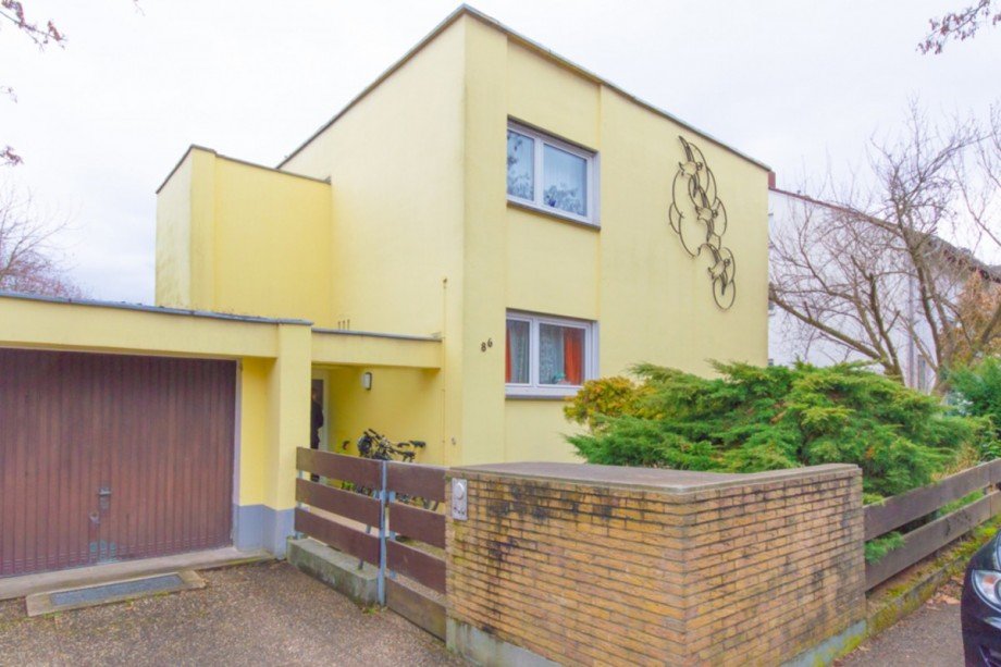 Stra�enansicht Terrassenwohnung Mainz