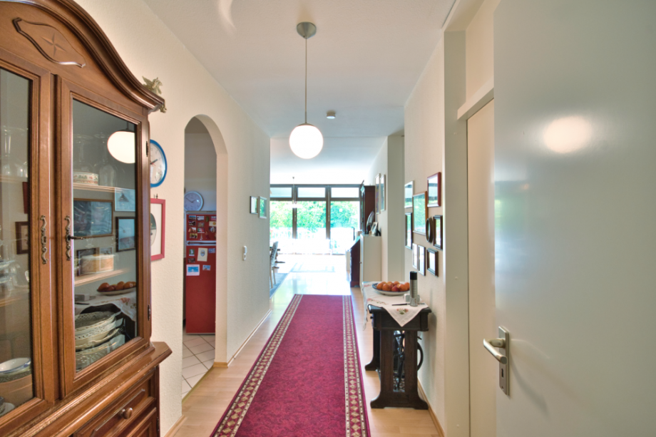 Heller Flur Etagenwohnung Wiesbaden