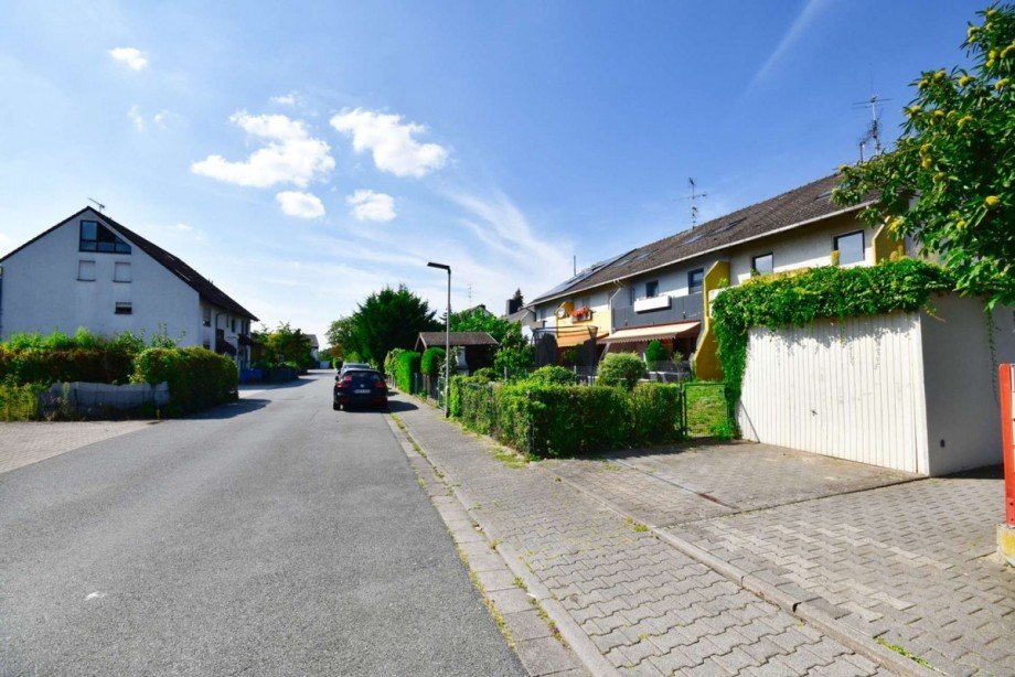 S�dseite: Wohnr�ume, Garten und eine ruhige Anliegerstra�e Reihenendhaus Weiterstadt