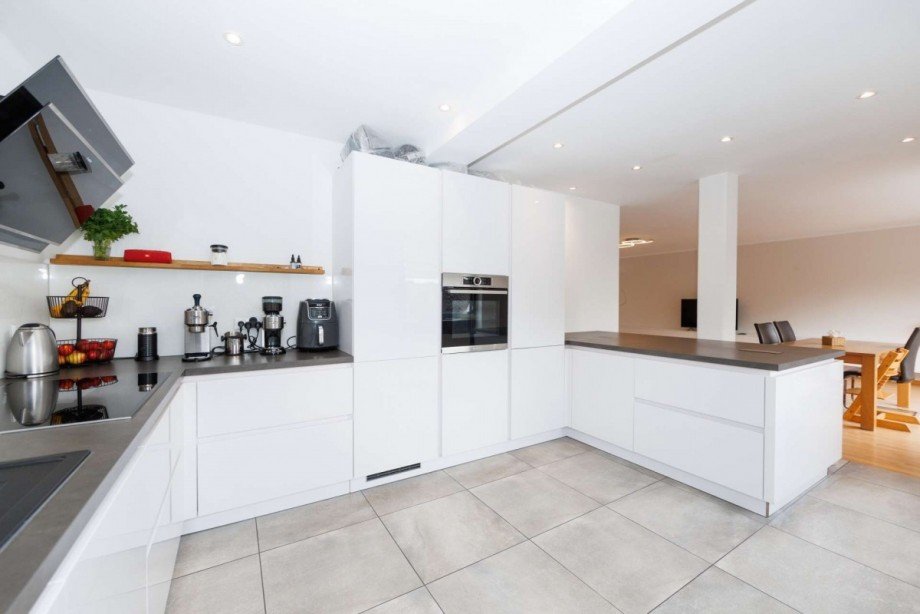 Neuwertige, offene Nolte K�che mit Bosch Ger�ten Etagenwohnung Taunusstein