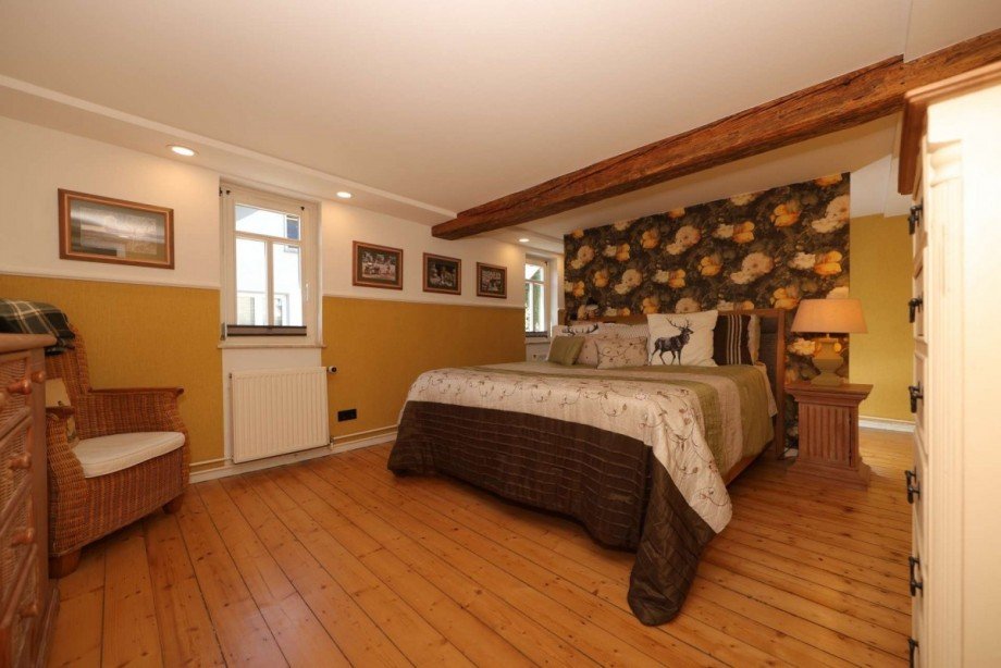 Gro�es Schlafzimmer mit Ankleide Einfamilienhaus Hohenstein