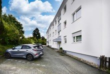 Stellplatz direkt vor der T�r Attraktive Wohnung im Herzen von Niedernhausen