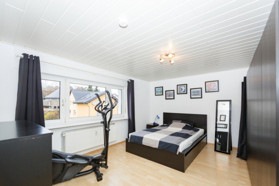 Gro�es Schlafzimmer Etagenwohnung Heidenrod / Nauroth