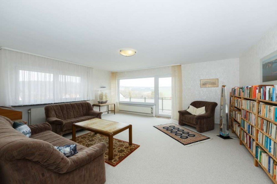 Wohnzimmer OG Mehrfamilienhaus Taunusstein / Bleidenstadt