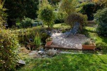 Entspannen Sie am sch�nen Teich Schnuckeliges Haus mit traumhaftem Garten -  Erweiterungspotential vorhanden!